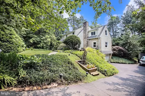 704 Pennsylvania Ave, Fort Washington, PA 19034