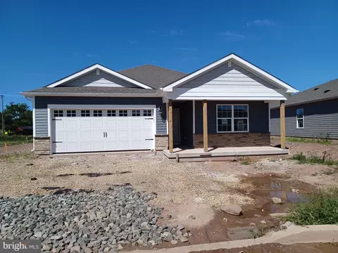 189 Lilly Dr, Pottstown, PA 19464