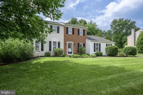 1016 Pinetown Rd, Fort Washington, PA 19034