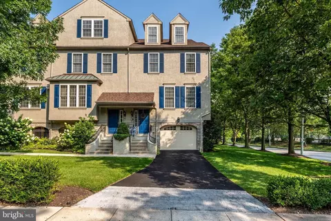 5 Booth Ln #6, Haverford, PA 19041