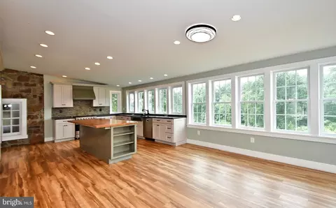 2470 Terwood Dr, Huntingdon Valley, PA 19006