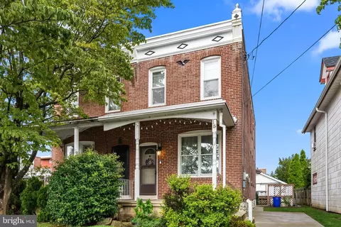 15 N Penn Ave, Jenkintown, PA 19046