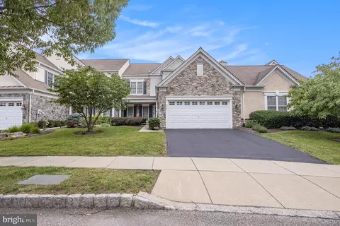 355 Primrose Dr, Lansdale, PA 19446