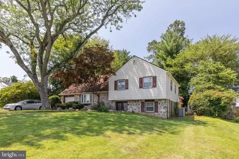 1650 Buck Hill Dr, Huntingdon Valley, PA 19006