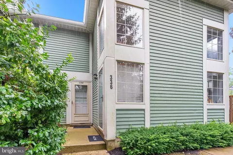 336 Green Meadow Ln, Horsham, PA 19044