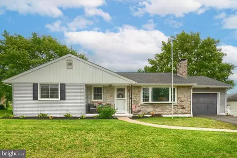 52 Merkel Rd, Gilbertsville, PA 19525
