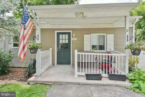420 Flourtown Rd, Lafayette Hill, PA 19444