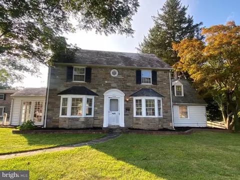1376 Fitzwatertown Rd, Abington, PA 19001