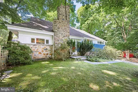 208 Winsor Ln, Haverford, PA 19041