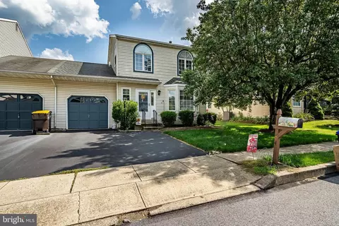 304 Aronimink Dr, Royersford, PA 19468
