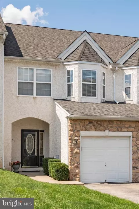 711 Beech Ct, Bridgeport, PA 19405