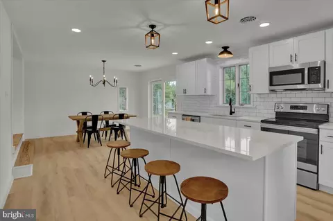 942 Grosstown Rd, Pottstown, PA 19464