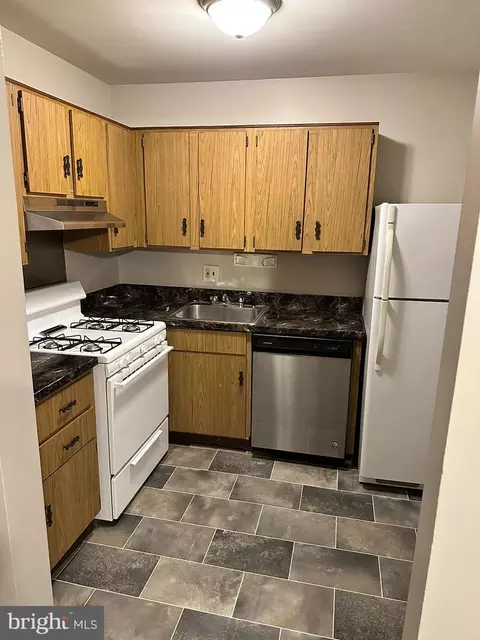 606 Meadowview Ln #606, Mont Clare, PA 19453
