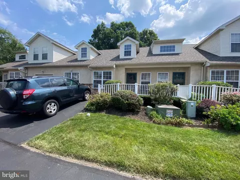 9 Stuart Dr #9, Norristown, PA 19401