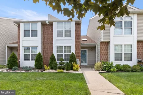 104 Teakwood Ct, Norristown, PA 19401