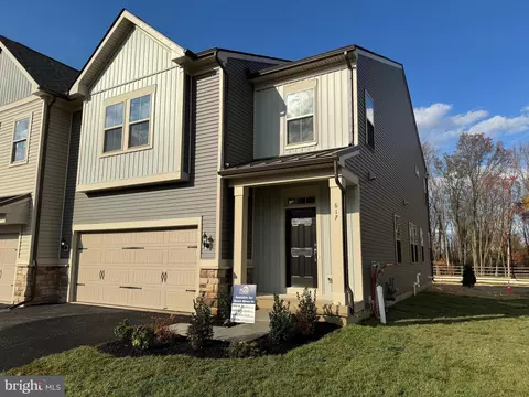 617 America Dr, Horsham, PA 19044