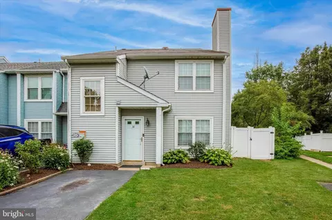 38 Bark Hollow Ln, Horsham, PA 19044