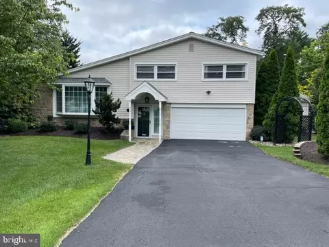 162 Greyhorse Rd, Willow Grove, PA 19090