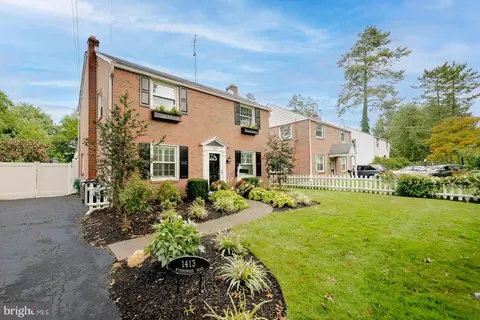 1413 Wynnewood Rd, Ardmore, PA 19003