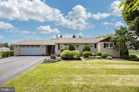 101 Hawthorne Ln, Oaks, PA 19456