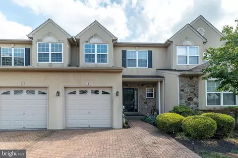 3 Arbor Cir, Colmar, PA 18915