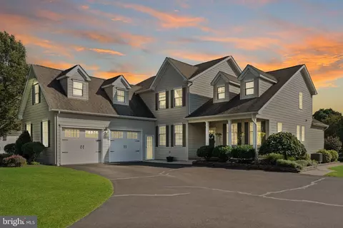 101 Gift Cir, North Wales, PA 19454