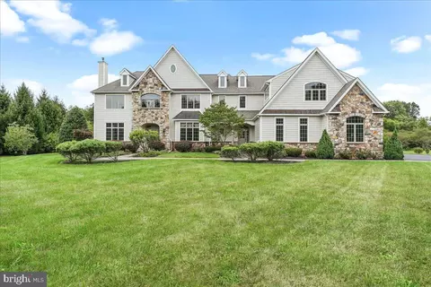 3215 Hogarth Ln, Collegeville, PA 19426