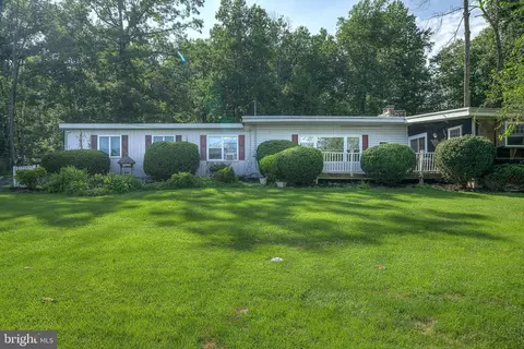 821 Schwenksville Rd, Schwenksville, PA 19473
