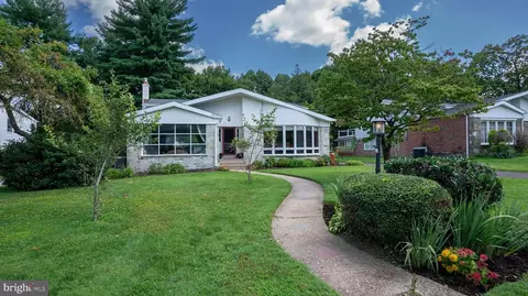 7913 Oak Hill Dr, Cheltenham, PA 19012