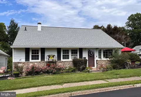 215 Forest Ave, Willow Grove, PA 19090