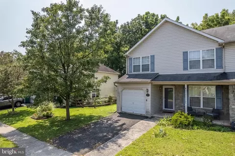 271 Shirley Ln, Pennsburg, PA 18073