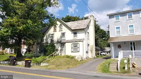 17 Big Rd, Zieglersville, PA 19492