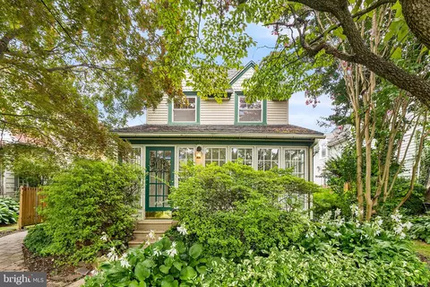 219 Rock Glen Rd, Wynnewood, PA 19096