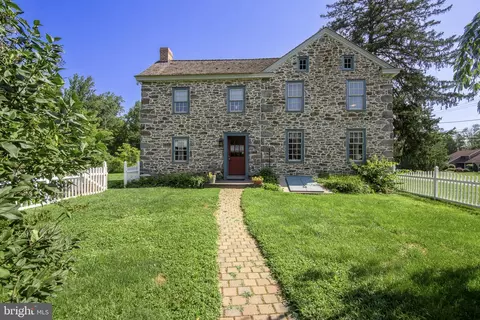 1725 Perkiomenville Rd, Perkiomenville, PA 18074