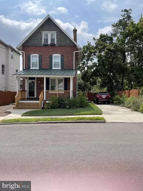 49 Thomas Ave, Bryn Mawr, PA 19010