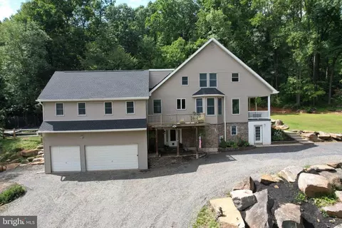 3070 Long Rd, Green Lane, PA 18054