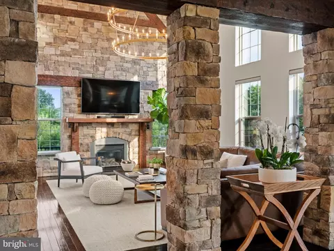 82 Bayhill Cir, Royersford, PA 19468