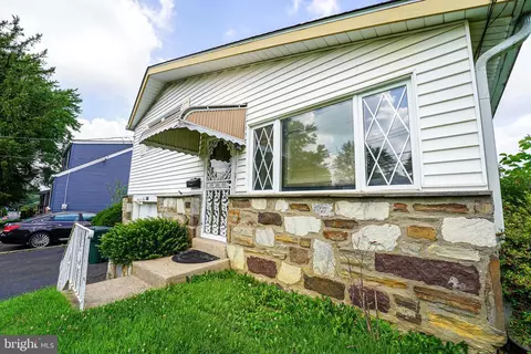 1528 Saint James Pl, Abington, PA 19001