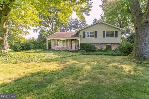 1670 Sheffield Dr, Blue Bell, PA 19422