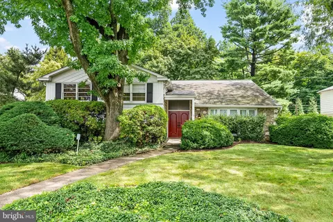 207 Barclay Cir, Cheltenham, PA 19012