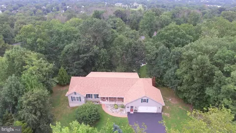 802 Centennial Ct, Pottstown, PA 19464