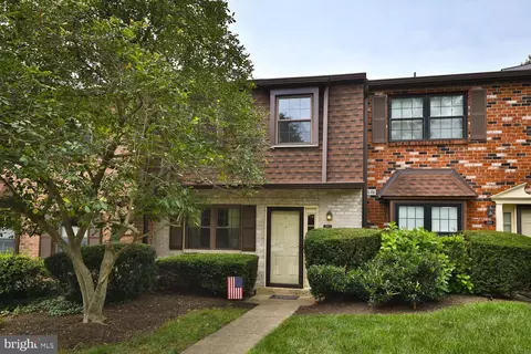 302 Glen Way #302, Elkins Park, PA 19027