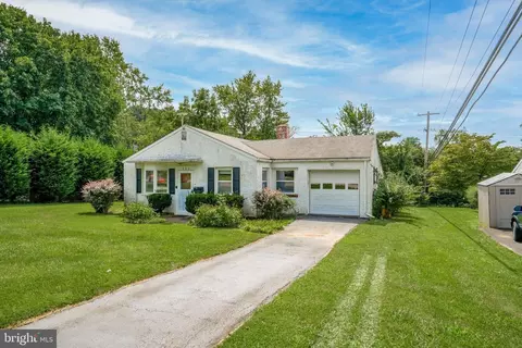 802 Hunters Ln, Oreland, PA 19075