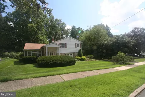 1221 Duncan Dr, Dresher, PA 19025