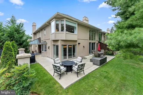 834 Lindy Ln, Bala Cynwyd, PA 19004