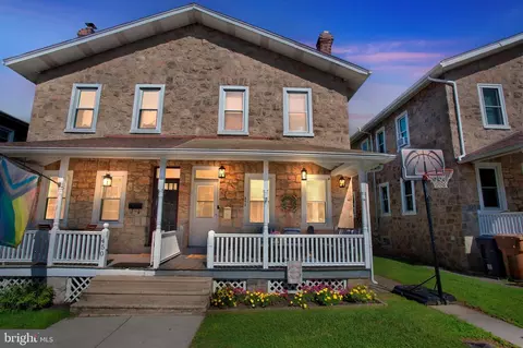 452 Renfrew Ave, Ambler, PA 19002