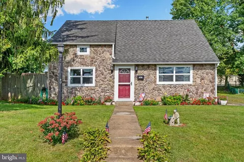 387 Potts Ct, Pottstown, PA 19464