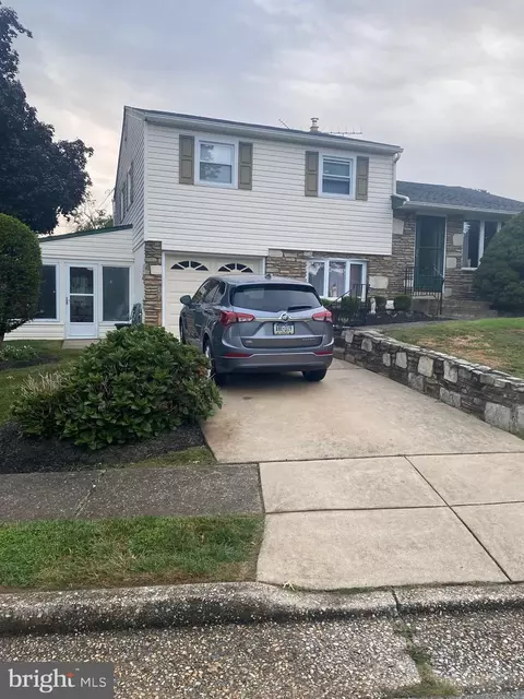 328 Heathcliffe Rd, Huntingdon Valley, PA 19006