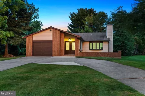 6 Broad St, Hatboro, PA 19040
