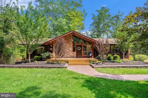 631 Camp Wawa Rd, Schwenksville, PA 19473